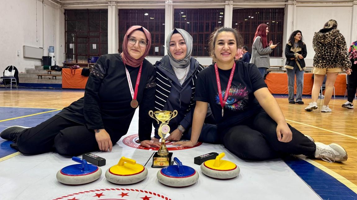 Curling Şampiyonlarına Tebrikler